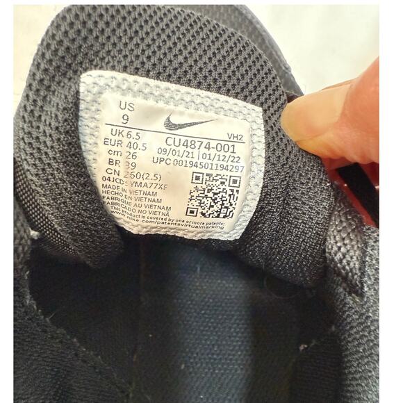 Nike Ryz 365 2 Women's Black/White Sneakers - Size 9 - Picture 5 of 6